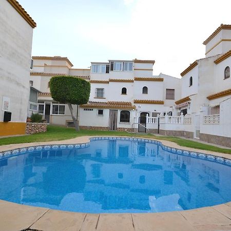 Agradable Adosado Con Piscina, Duchas Hidromasaje Villa Torrevieja Exterior photo