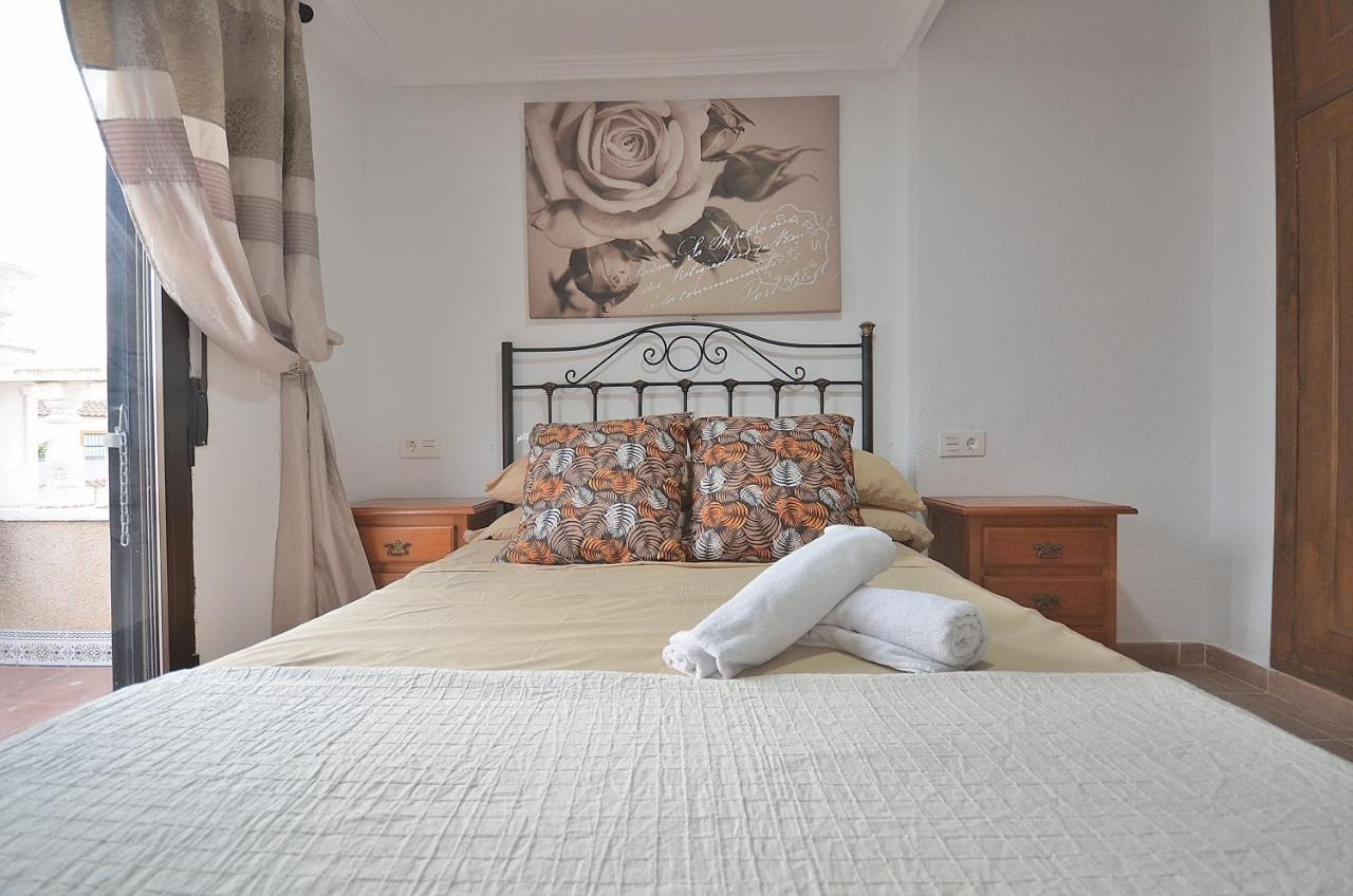 Agradable Adosado Con Piscina, Duchas Hidromasaje Villa Torrevieja Exterior photo