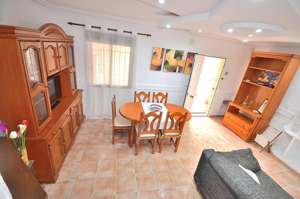 Agradable Adosado Con Piscina, Duchas Hidromasaje Villa Torrevieja Exterior photo