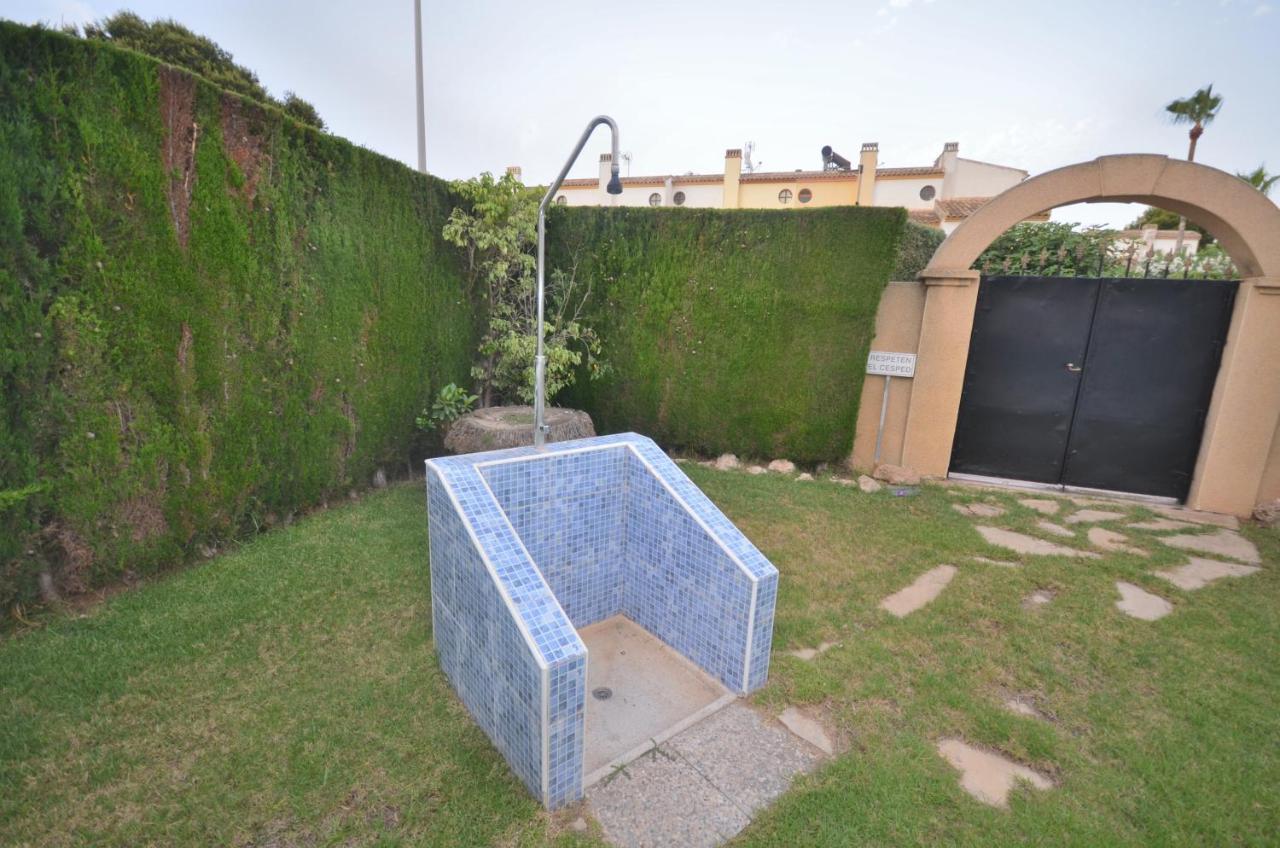 Agradable Adosado Con Piscina, Duchas Hidromasaje Villa Torrevieja Exterior photo