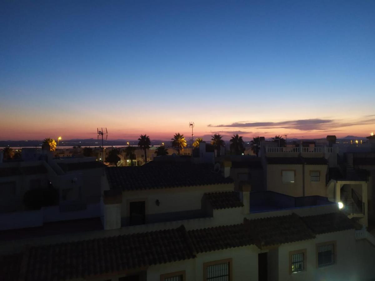 Agradable Adosado Con Piscina, Duchas Hidromasaje Villa Torrevieja Exterior photo